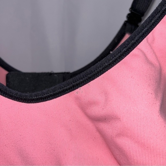 Victoria’s Secret Sports Bra Double Layer Padded Lightly Molded Medium Support - Picture 13 of 13